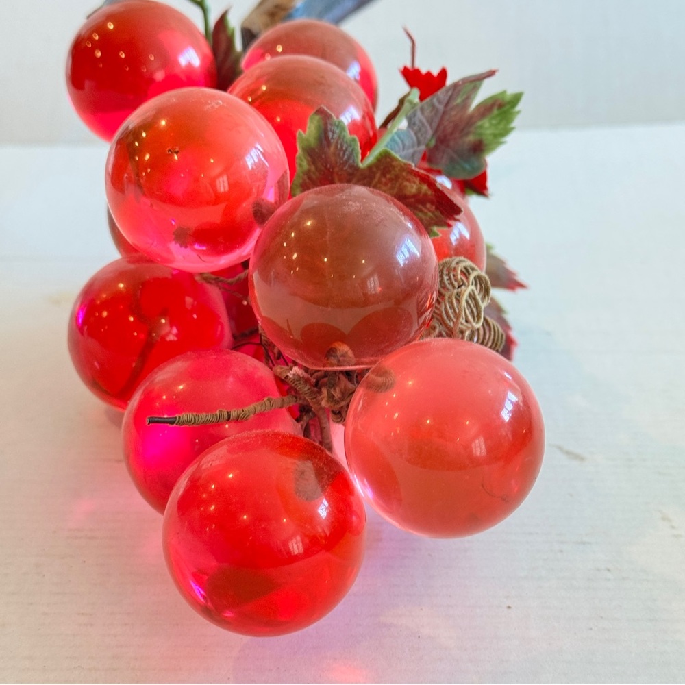 Vintage 14” Mid Century Modern Decorative Lucite Grape Cluster Magenta Pink - Picture 8 of 17